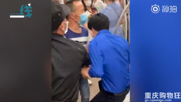 男子地铁猥亵女孩被群殴，见到民警还先告状，女孩全程视频取证