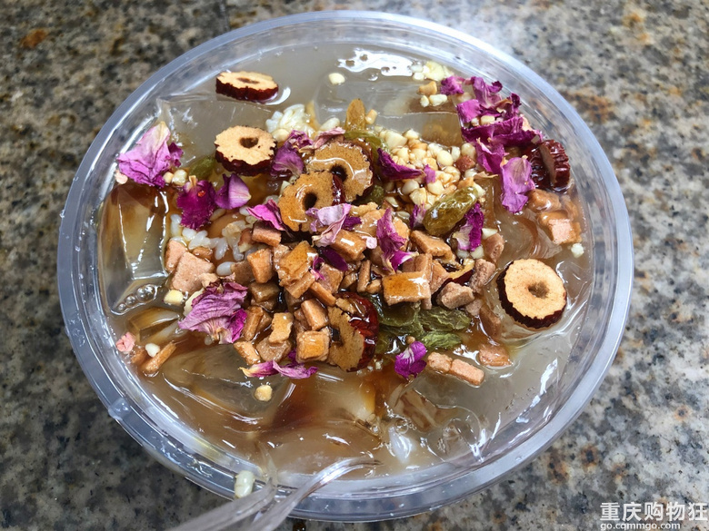 像游客一样打卡解放碑的夏季小吃+【夏日冰爽美食】