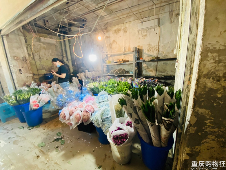 大溪沟聚金花市已在洪水后恢复临时摊位