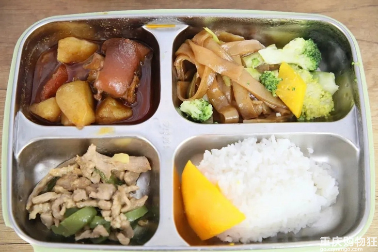 重庆小学生在学校都吃啥？平均10元一餐，三菜一汤吃这的是这些