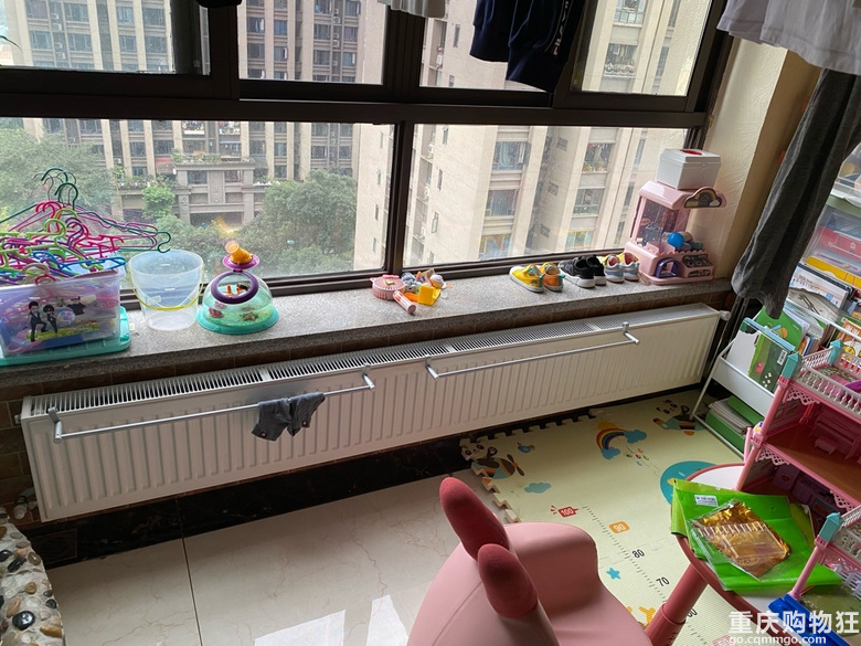 早知道这么舒服早就按暖气片了.....