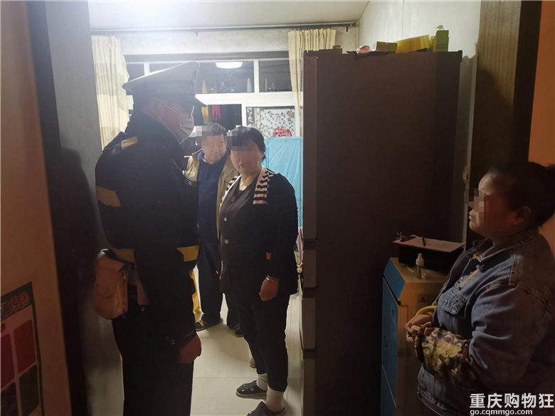 隔代亲有多夸张？三岁女儿不听话，妈妈被外公打了
