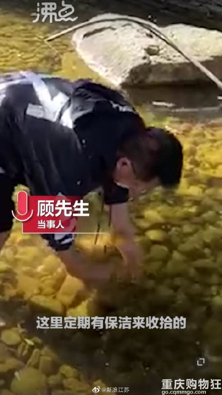 言传身教！爸爸赤脚下水捞宝宝扔的玻璃渣：想让他学会承担