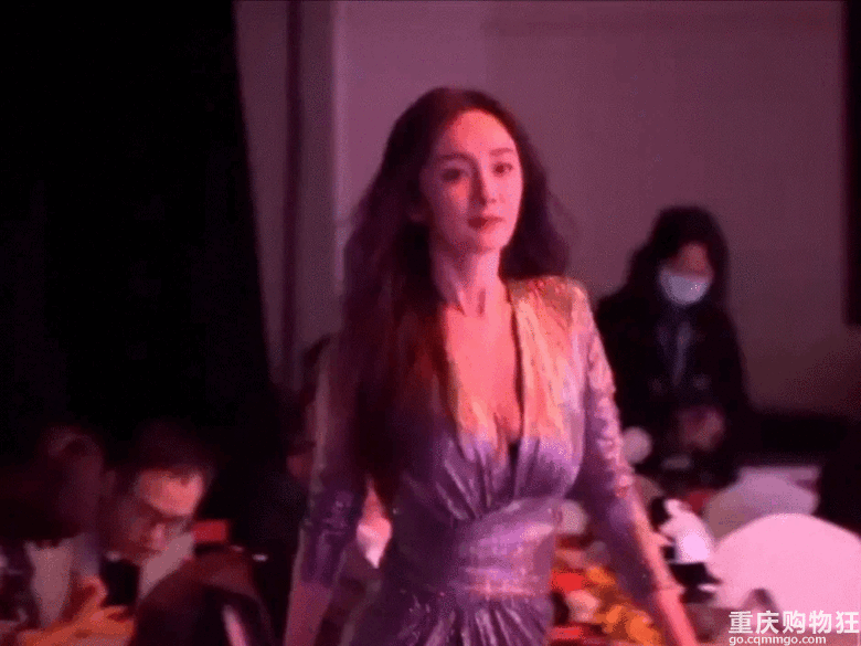 杨幂的身材太绝了，要什么有什么，是让女生都羡慕流口水的那种！