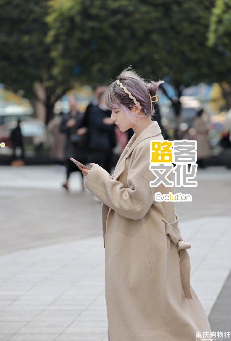 3月重庆街拍，天气转暖，重庆美女们越来越敢穿了