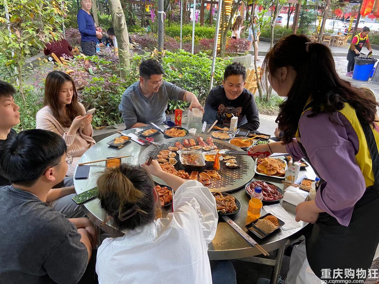 吃wanghong西昌火盆烧烤，以及狼人杀爱带节奏但输得惨的陈老大