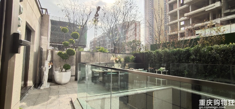 新上！现代高端洋房，首个星空主题景观中庭，舒适居住环境