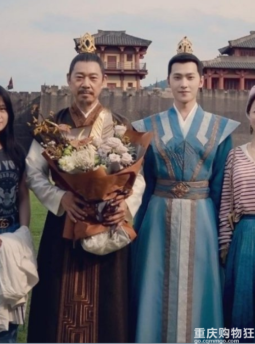 李若彤张丰毅健身合照好励志，明星的65岁和55岁，加起来120岁了