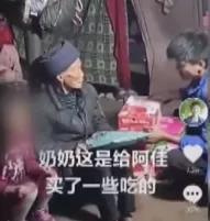 7岁女孩一滴眼泪赚29万，央视揭露背后恶行：醒醒吧，什么wanghong！