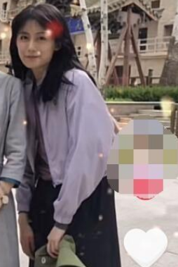 网友偶遇李诞黑尾酱逛莫高窟，一下破离婚传言，李诞黑尾买热搜吗