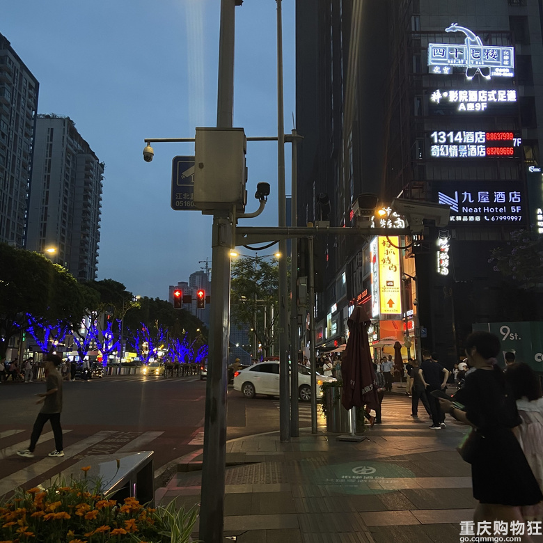 我在不夜九街蹲点6小时，感受到九街对年轻人夜生活的致命吸引力