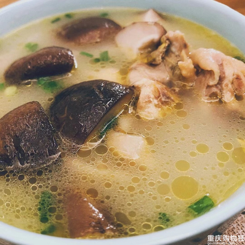 天热也要喝汤，香菇鸡汤喝起来！