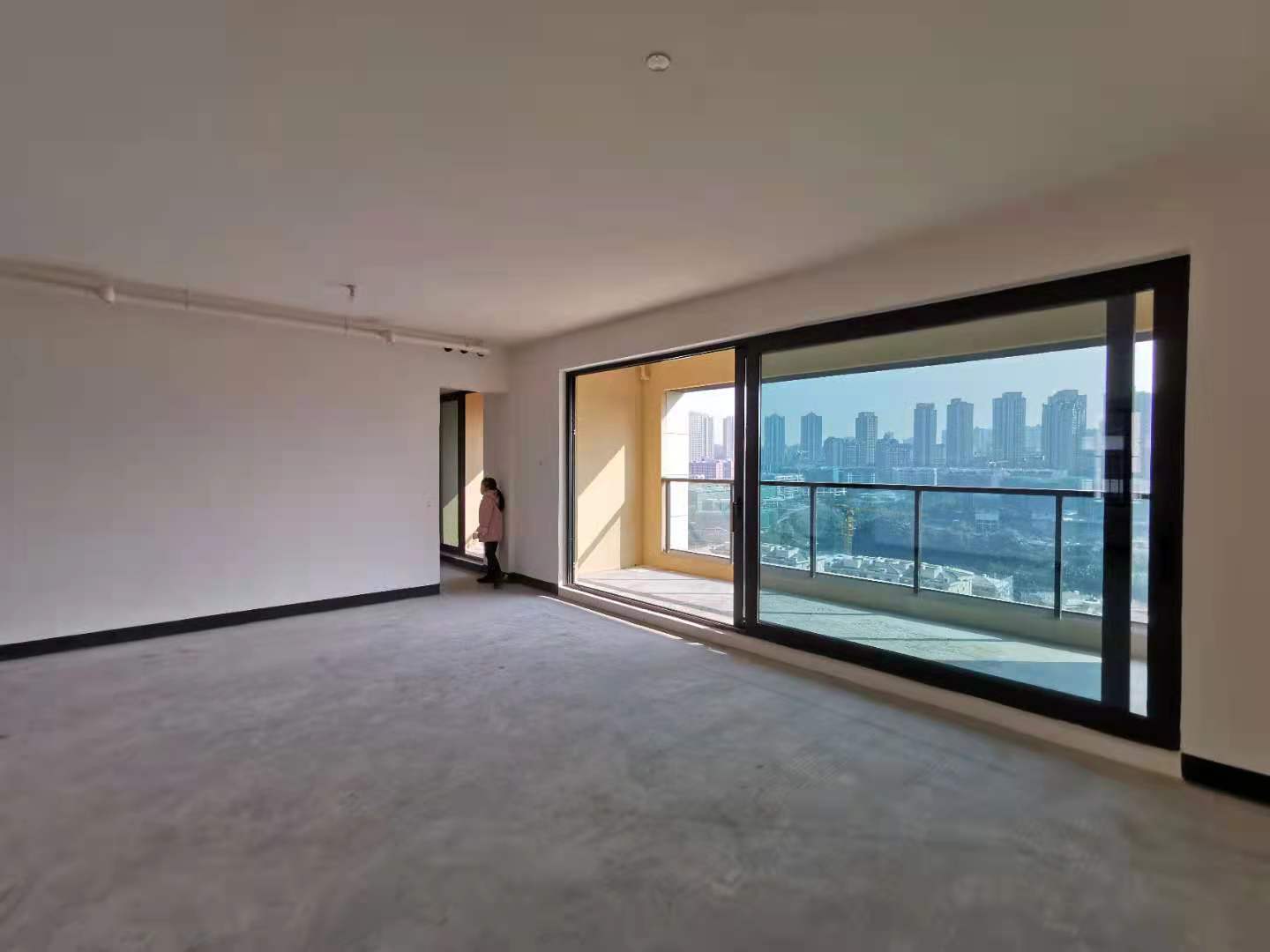 120万装180㎡约克郡壹号湖畔大平层