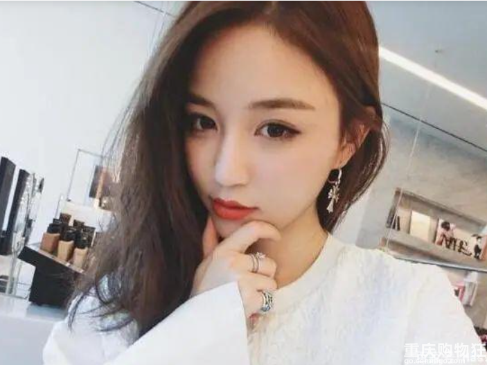 雪梨：年入10亿、“富二代圈狙击手”思聪也念念不忘