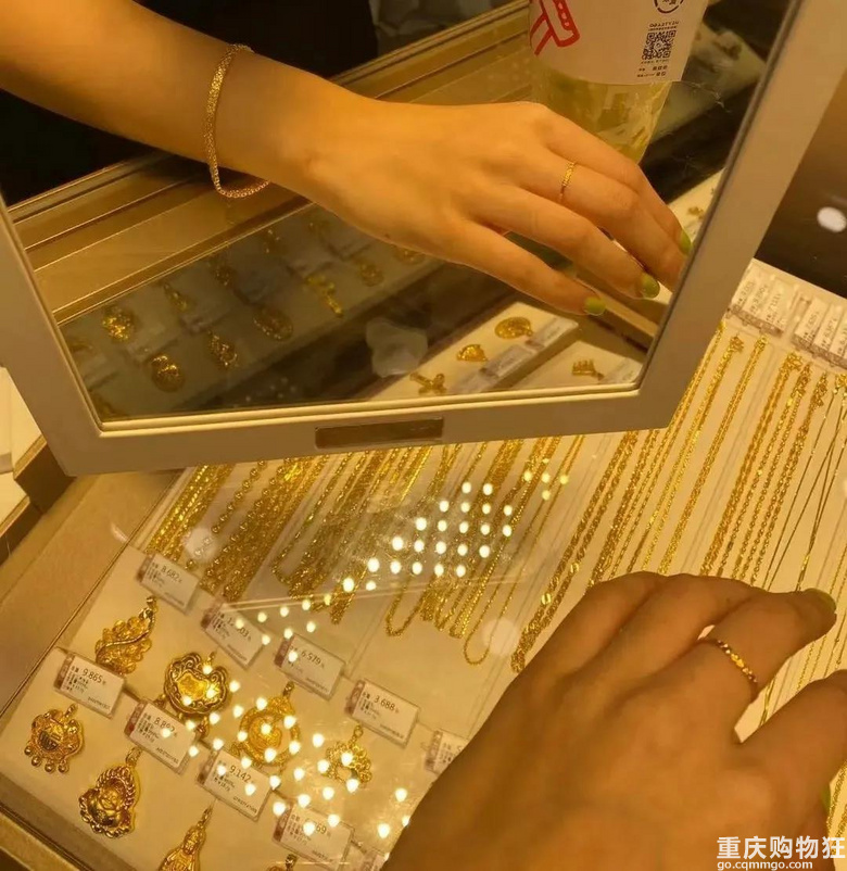 95后，正在把中国大妈挤出金店