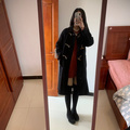 黑色牛角扣大衣，质感挺好的 版型对瘦子很友好