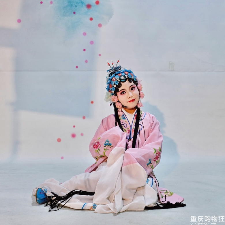 2022年虎年大年初一磁器口孩子戏曲扮相