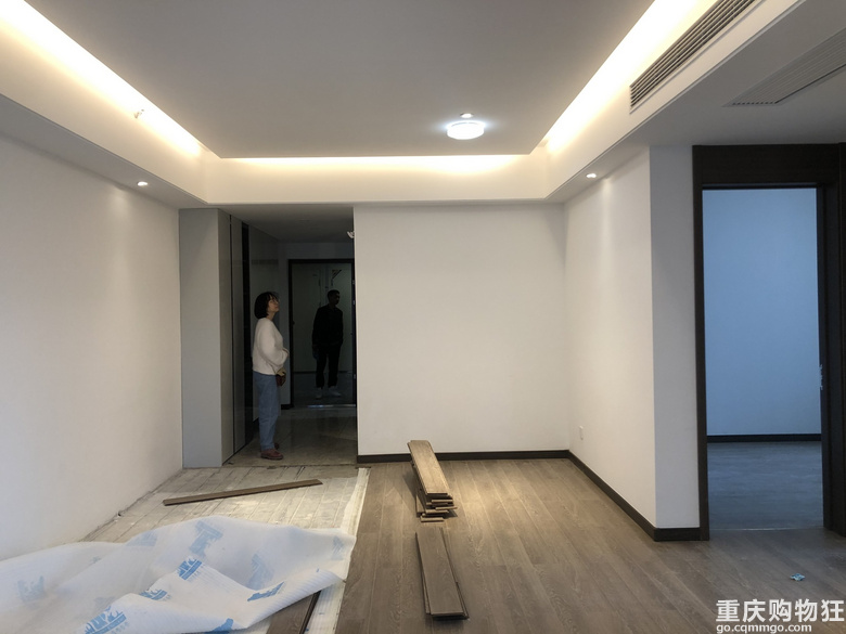贴墙纸还是刷漆？答案在我的精装房小窝里