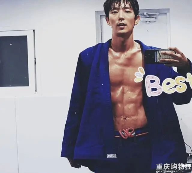 6年不吃碳水就从40岁回到14岁？！李准基也太狠了