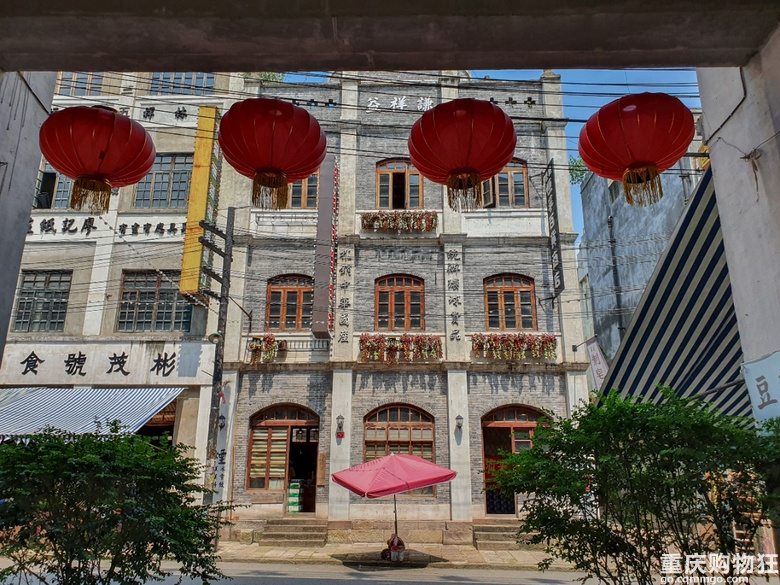 4号线旁的风景-两江影视城