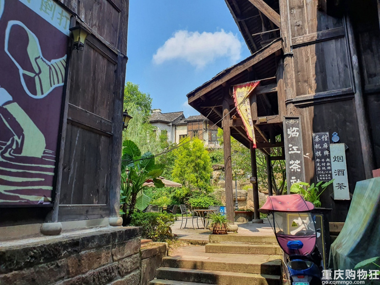 4号线旁的风景-两江影视城
