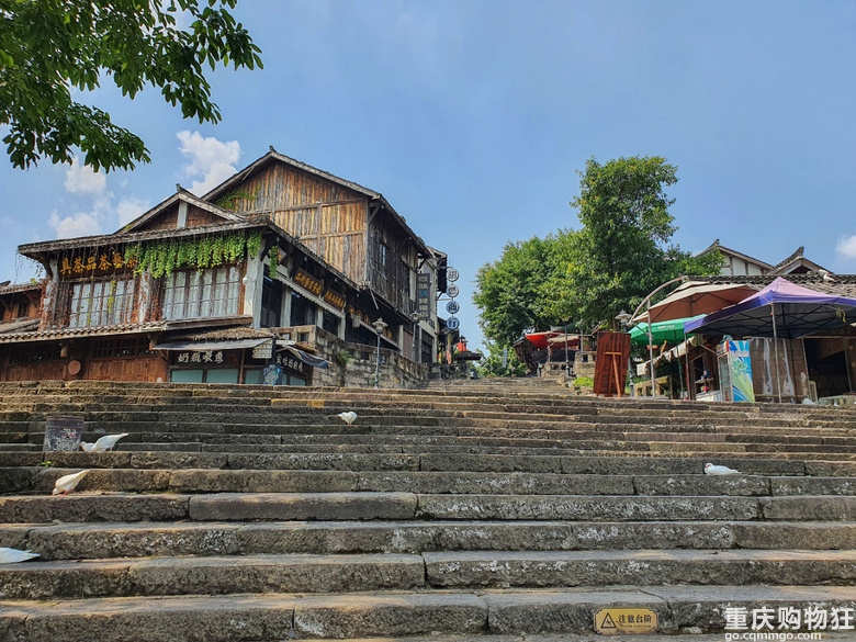 4号线旁的风景-两江影视城