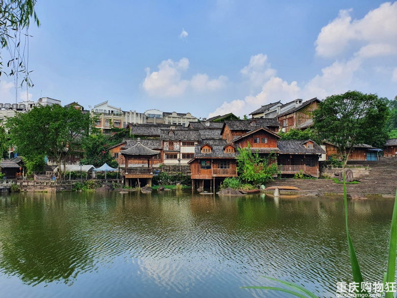 4号线旁的风景-两江影视城