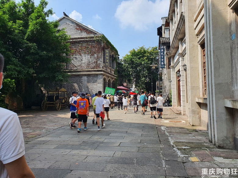 4号线旁的风景-两江影视城