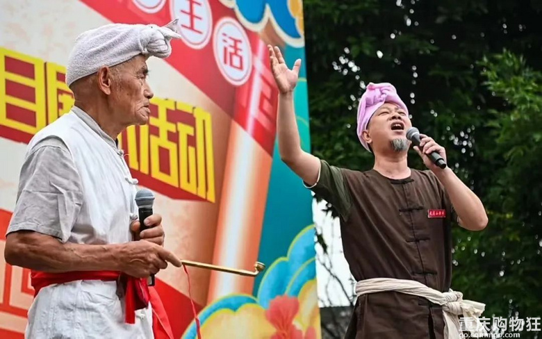 民间说唱人谢牻 | 债台高筑，家人不理解，他却常常生活在感动中
