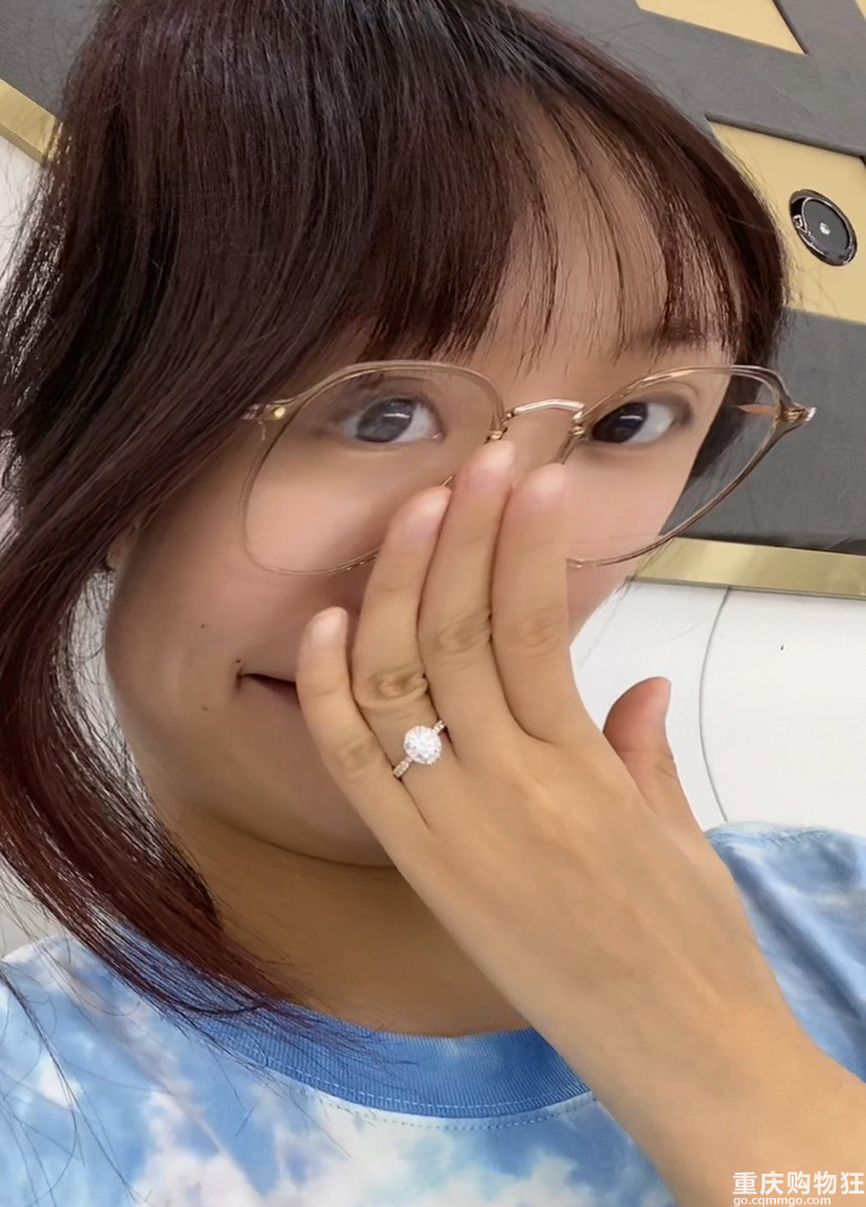 我爱的是钻戒吗？我爱的是他的人