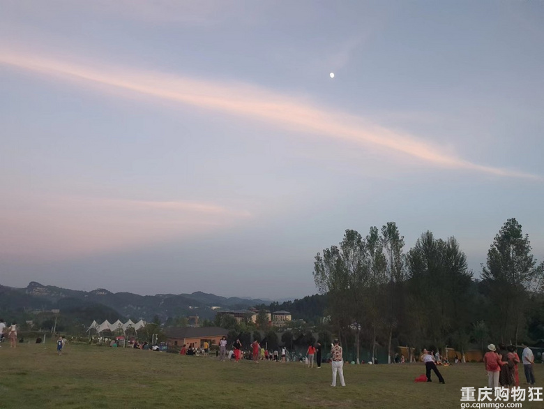 桐梓九坝避暑，凉快，设施齐全，已被重庆人占领。