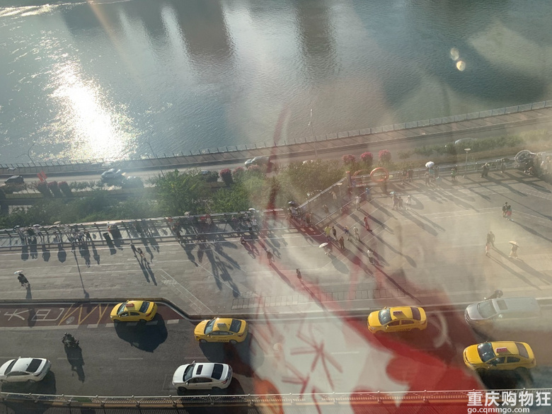 跟着小红书打卡重庆，解放碑这里好乖，李子坝上新，白象街人少