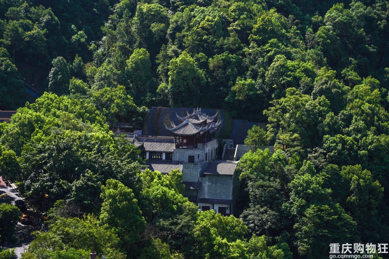 一棵树、玉皇殿和瞰胜楼