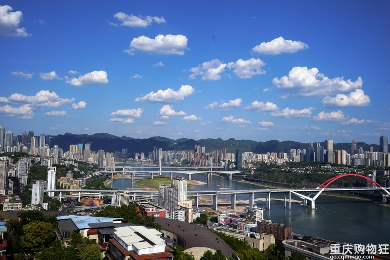 一棵树、玉皇殿和瞰胜楼