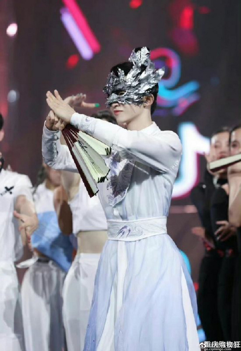 刘宇在《蒙面舞王》中公子半遮面的舞台表演曲目被指侵权