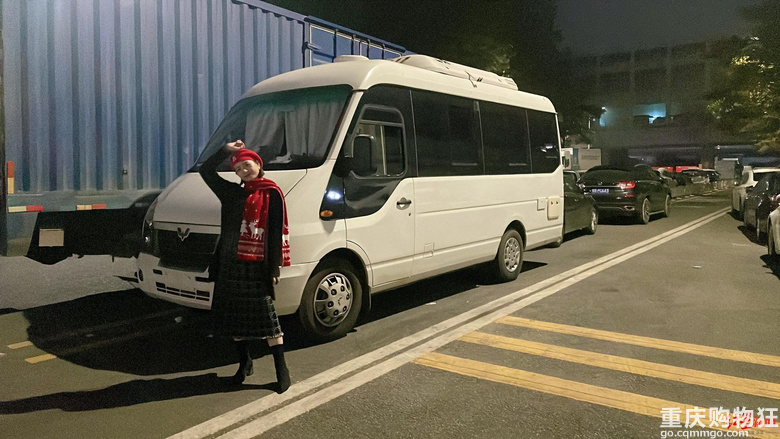 深圳房车情侣被嘲“停车场乞丐”，当事人：不在意
