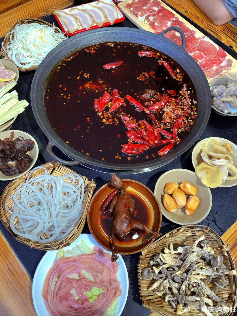 �l�Fһ�Ҳ������������ɫ�ϻ�偣�����ֱ���ö�˶��]���^�ѡ���