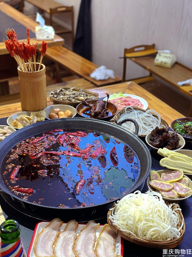 �l�Fһ�Ҳ������������ɫ�ϻ�偣�����ֱ���ö�˶��]���^�ѡ���
