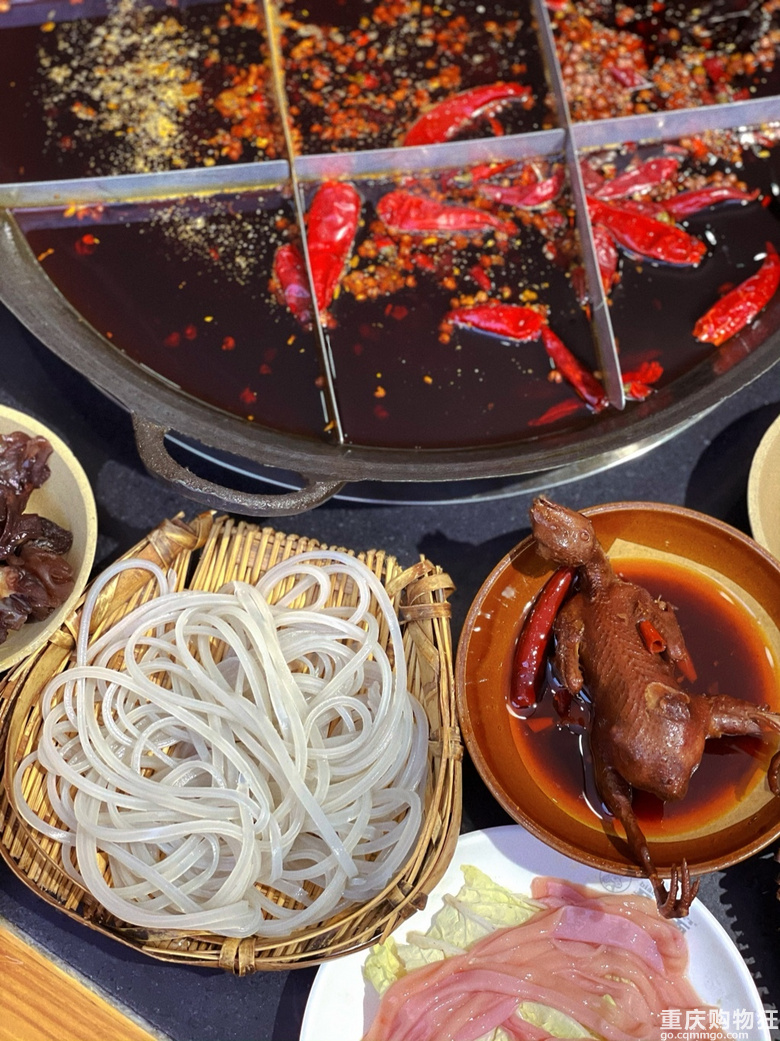 �l�Fһ�Ҳ������������ɫ�ϻ�偣�����ֱ���ö�˶��]���^�ѡ���