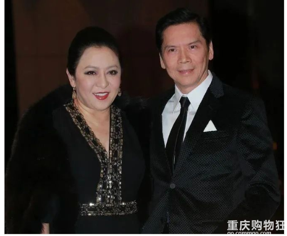 丁佩是向太唯一不敢惹的奇女子！向华强养她40年，她卧室出事…