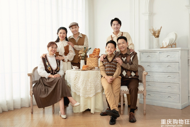 每月分享之【全家福】，一家人其乐融融的，隔着屏幕都温馨！-重庆新娘-重庆购物狂