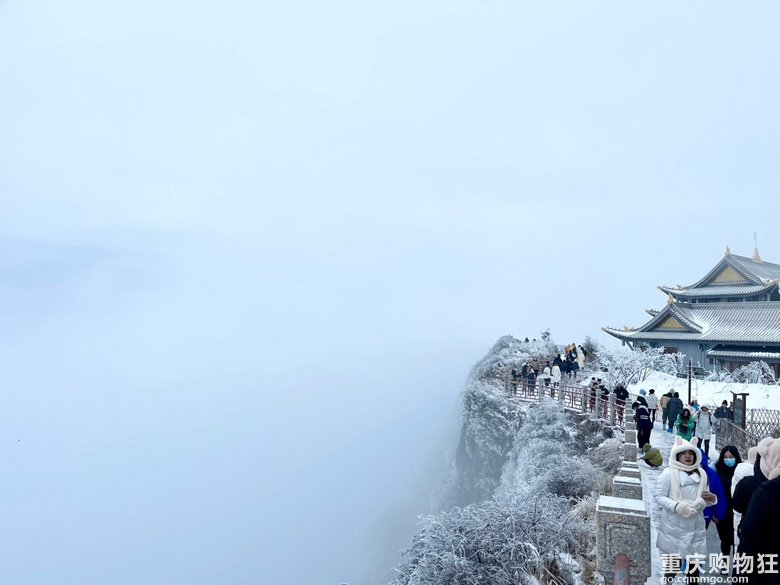 2023年，在峨眉山的第一场雪…