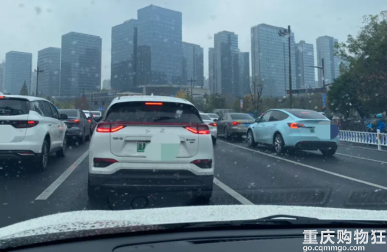 30多岁了，被人说开10多万的车上下班很丢人