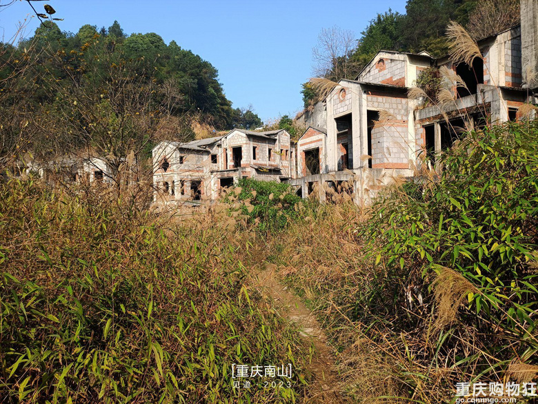 重庆南山上有一座超级无敌视野的免费观景台，南山“相思塔”火了