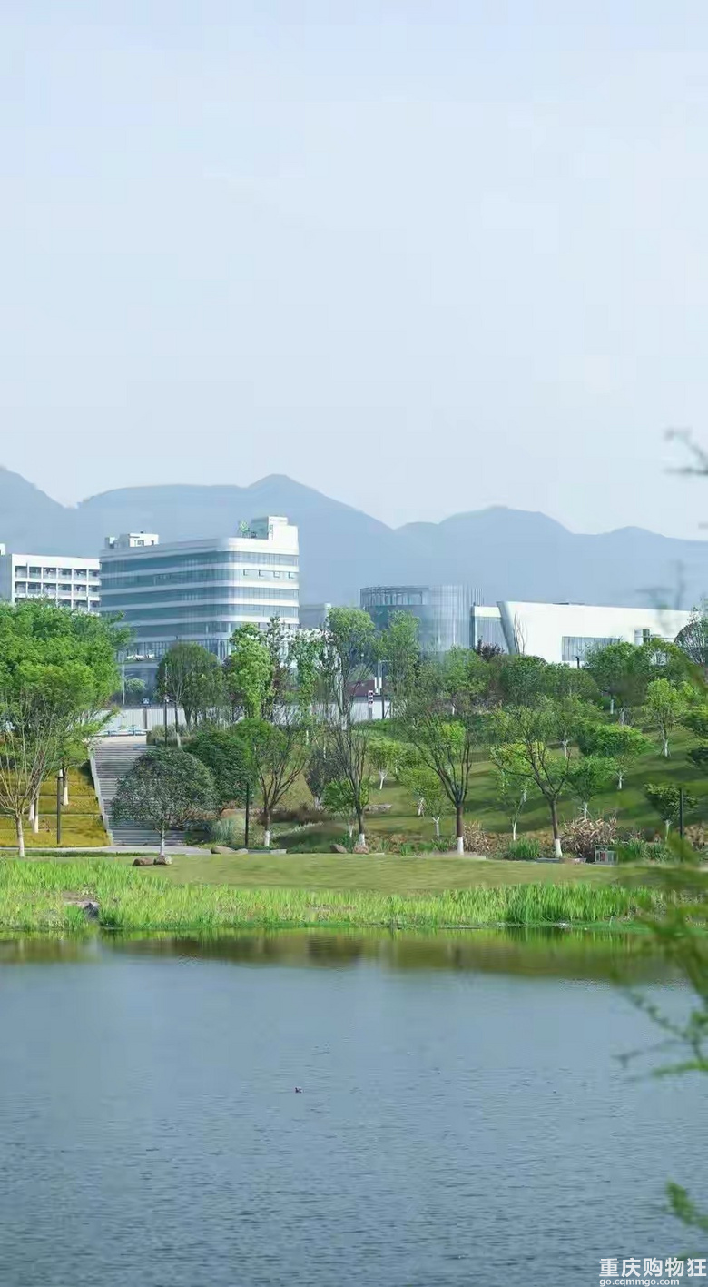 科学大道是重庆的高规格道路，沿线耍起来