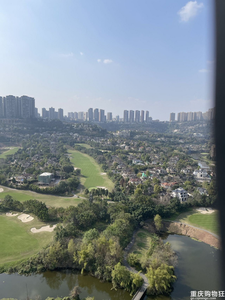 保利豪园，在高尔夫旁边的家