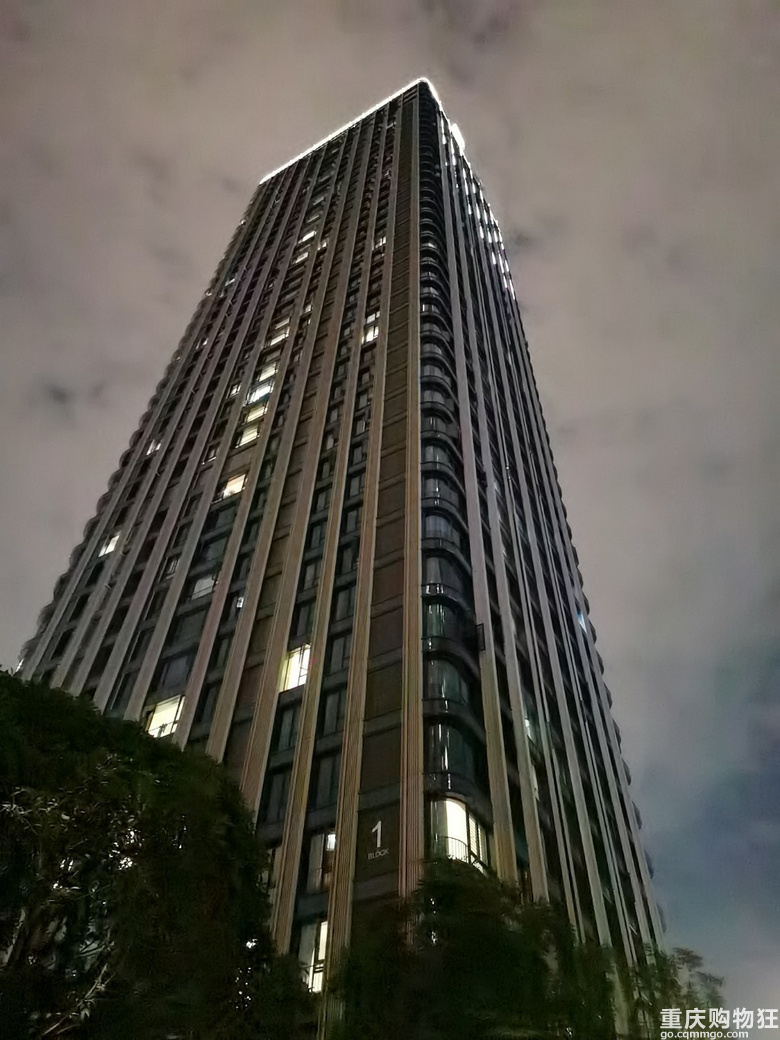 今日打卡万科翡翠都会，这夜景真的不错