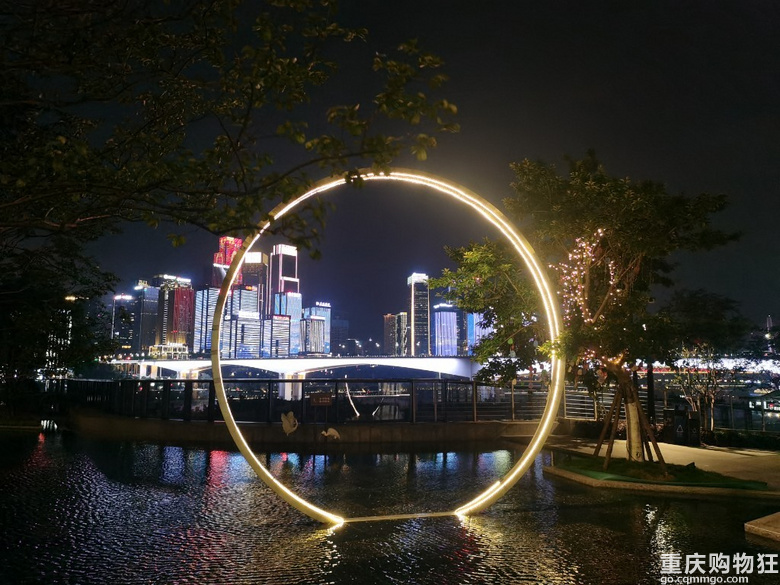 今日打卡万科翡翠都会，这夜景真的不错