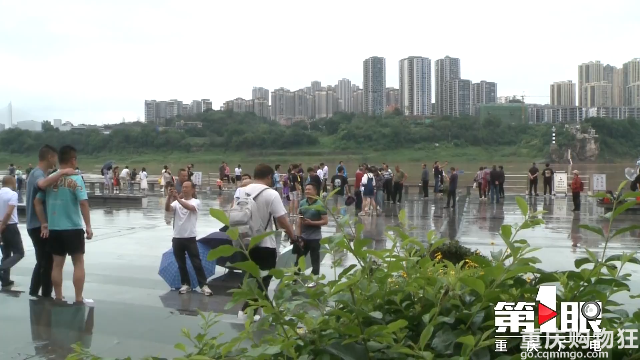 水位上涨磁器口码头观江景 部分中小河流还将出现涨水