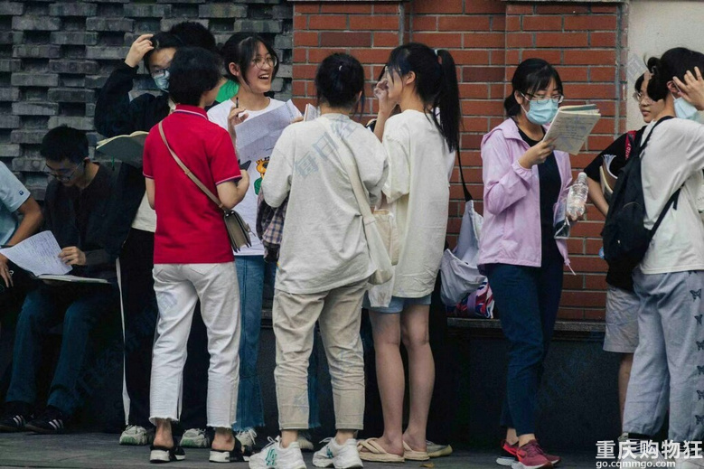 高考的同学们，进入考场那一刻你们都是最棒的